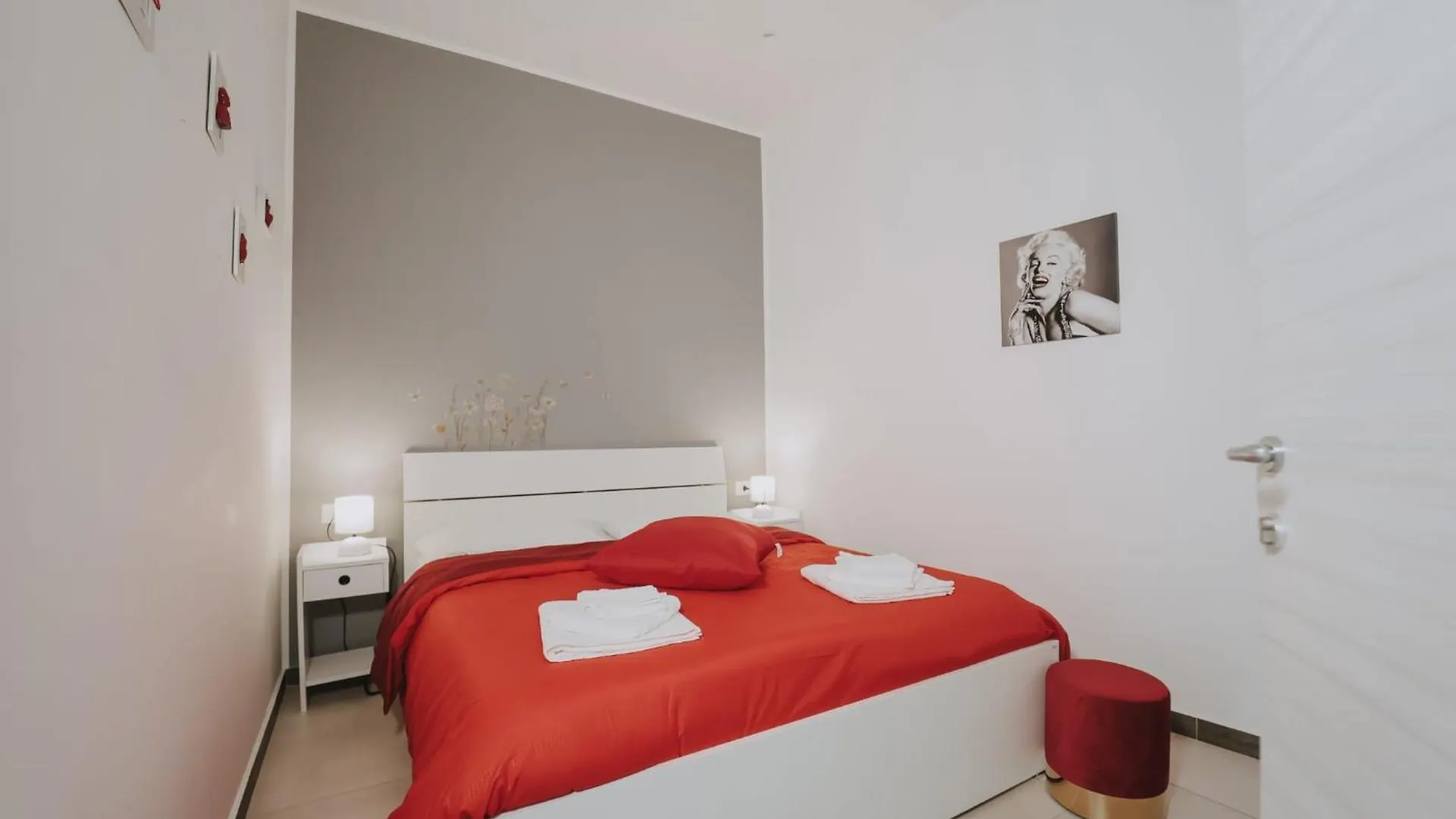 Donna Sofi Bed & Breakfast Naples 0*,  Italy